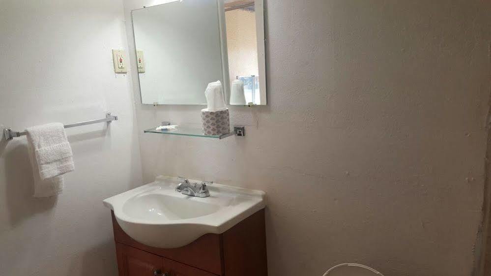 Glancy Motel Clinton Luaran gambar